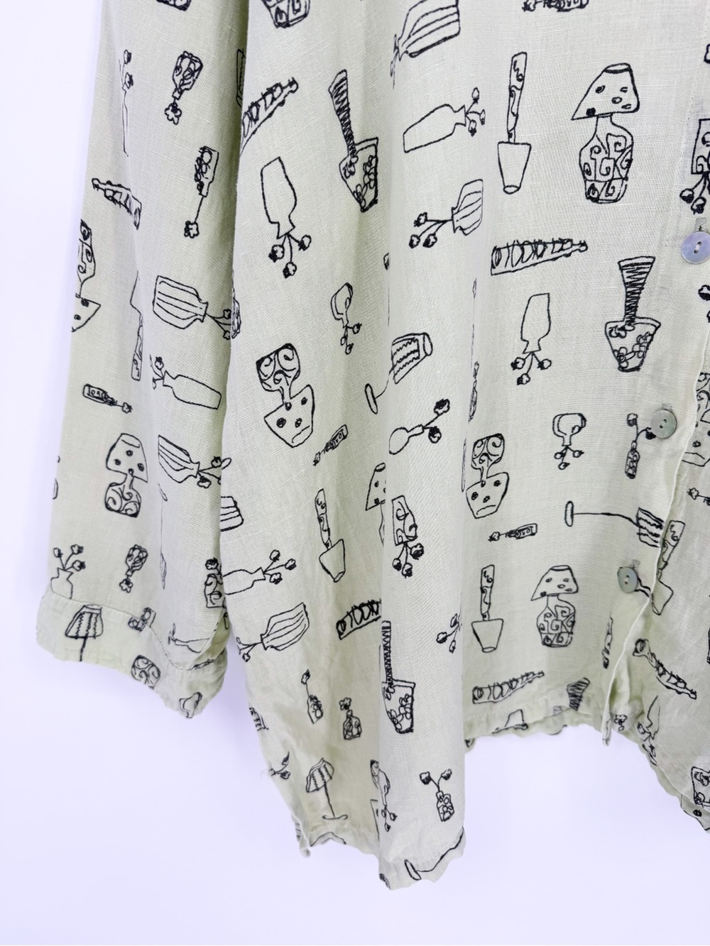Fenini Linen Pottery and Lamp Doodle Print Button Front Top Green 2X - Picture 4 of 10